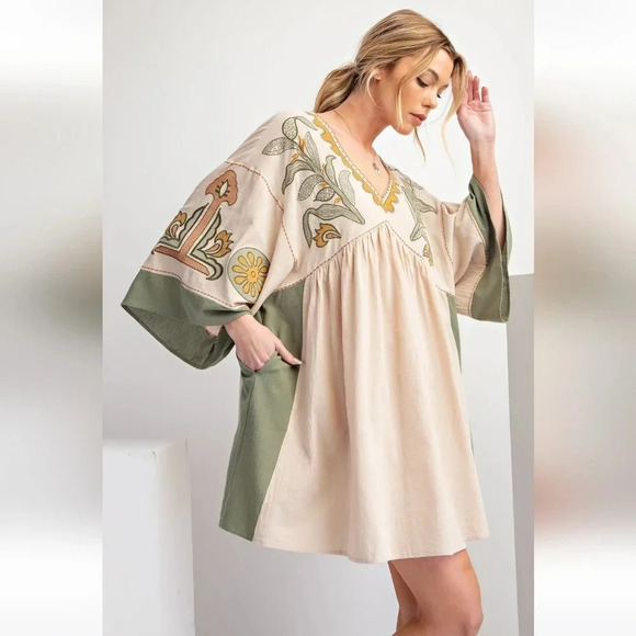 New Easel Embroidered Boho Floral Poly Linen Woven Dress - Picture 4 of 6